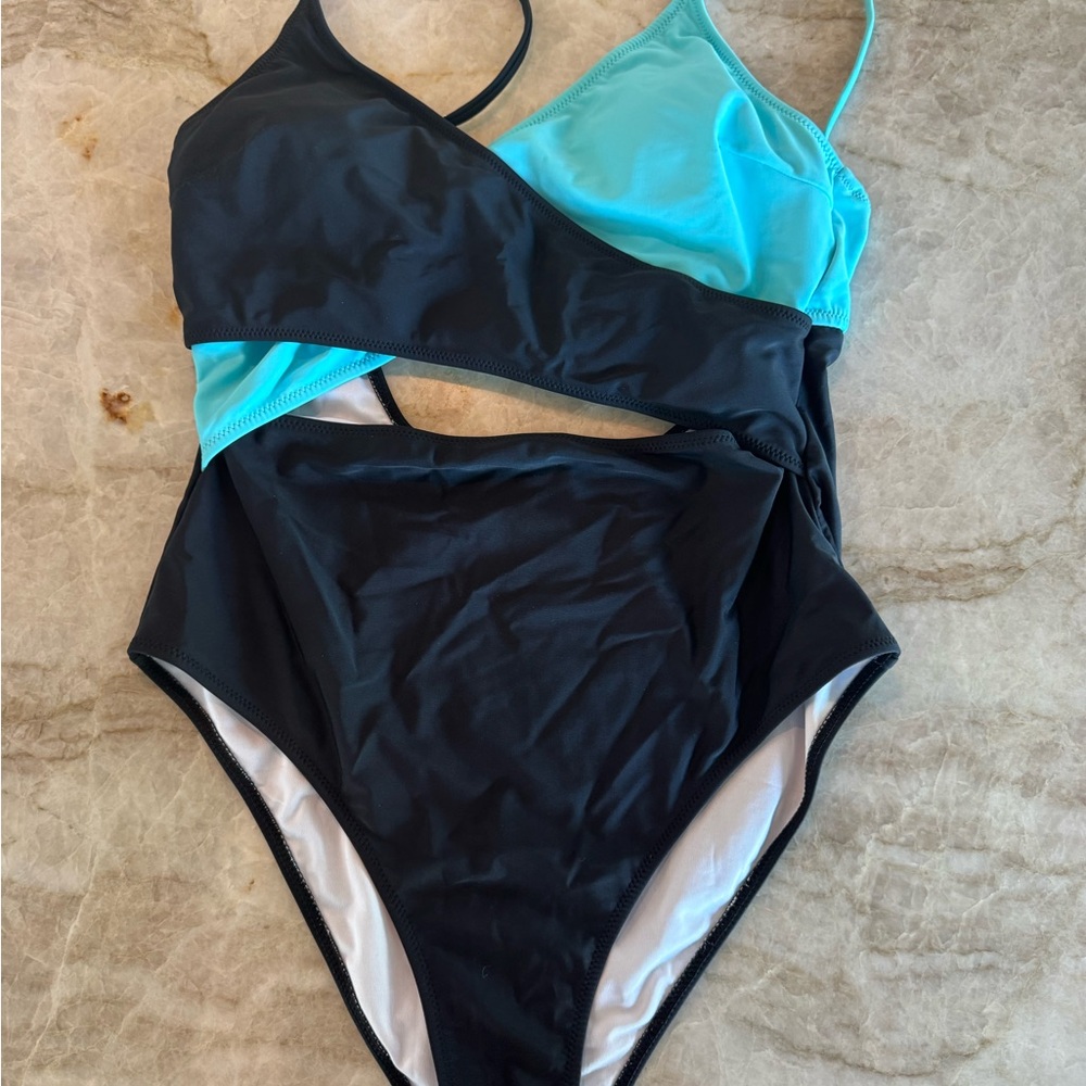 Black & Aqua Two-Tone Cutout One-Piece Swimsuit - Women's Swim